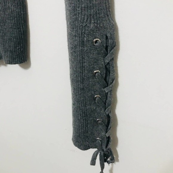 Hooked Up heather gray top women Grey laced up long sleeve rib sweater size M - Picture 3 of 8